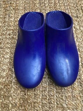 Calzuro royal blue clogs size 10 (40-41)